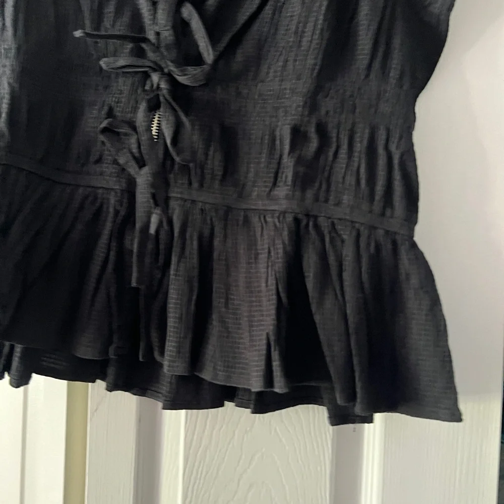 Chic Black Tie-Front Blouse - Picture 7 of 12